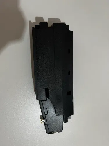 Fonte original Ps3 Super Slim com detalhe
