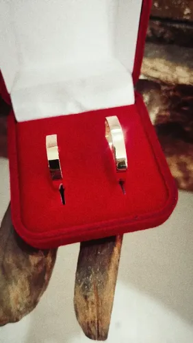 Alianças modelo reta em ouro 18k (750)