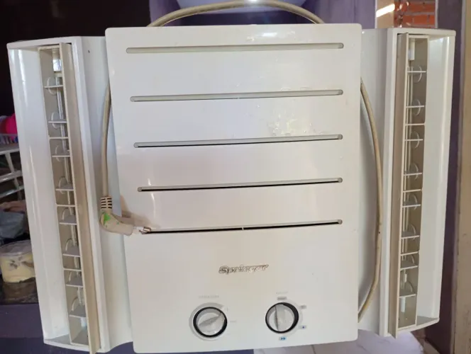 Ar condicionado Springer 7500 btus energia 110 em ótimo estado de funcionamento r$430