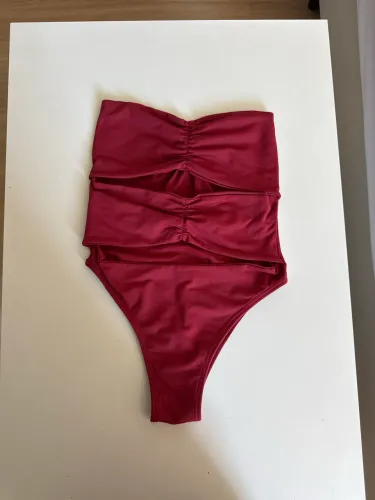 body vermelho 