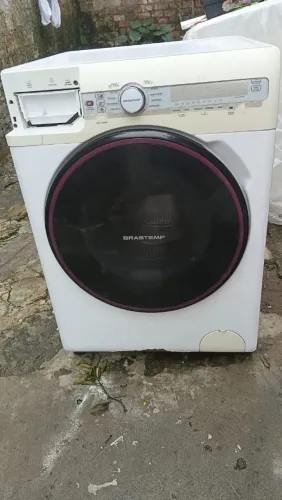 Vendo lava e seca usada 
