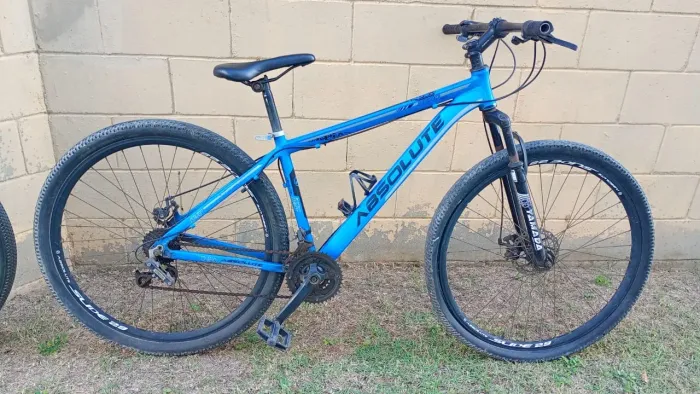 Olá essa é sua oportunidade de adquirir uma bike em excelente estado 