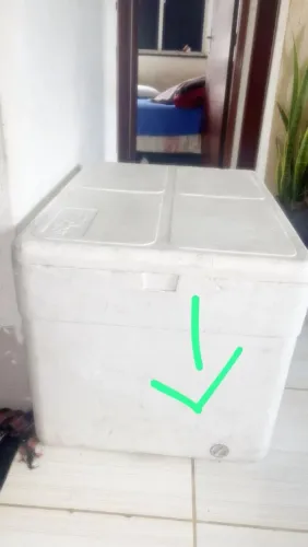 Isopor grande com dreno