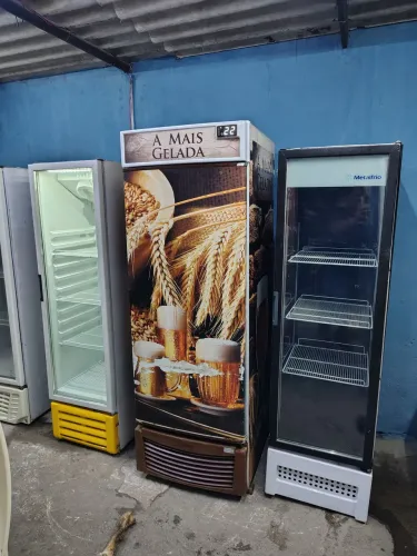 Cervejeira expositora Fricon 500 litros entrega