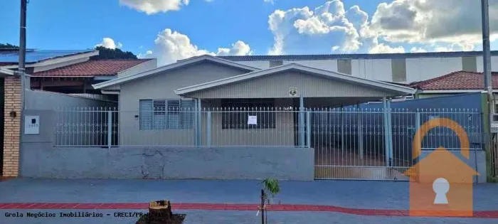 Casa para Venda em Campo Mourão, Centro, 3 dormitórios, 2 banheiros, 3 vagas