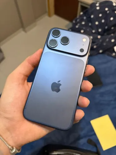iPhone 17 Pro Max Azul (novo/importado) Garantia Apple + Acessórios Originais