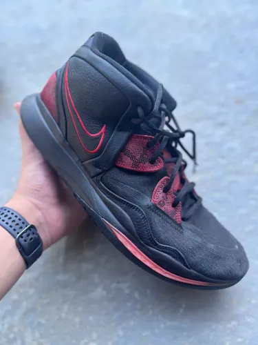 Kyrie Infinity (8) - Tamanho 48 (US15)