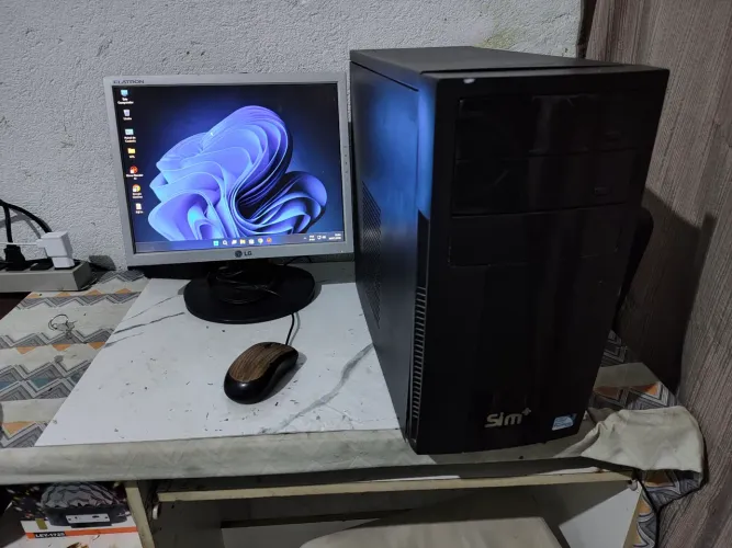 Vendo PC completo com processador FX OCTA CORE E 10 GIGAS de ram 500 gigas ótimo tudo ok