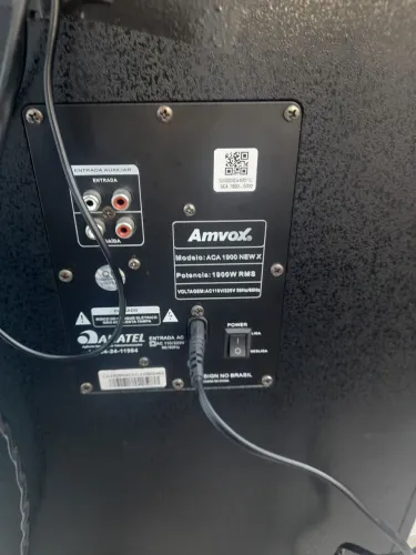 Vendo uma caixa de som amovox simi nova funcionando perfeitamente