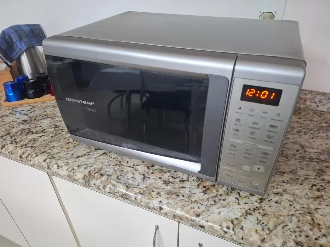 Microondas Brastemp Clean - BMC20- 20litros-Inox