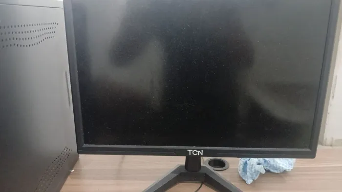 Vende-se Monitor LED 19 polegadas