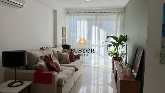 APARTAMENTO NA PRAIA DA BARRA E COM PISCINA