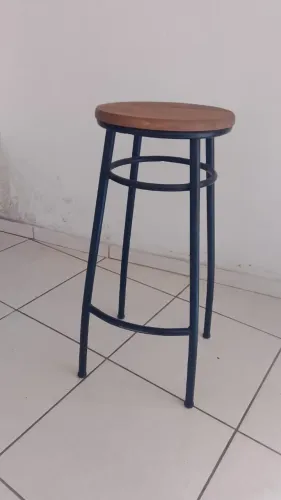 02 bancos desse em perfeito estado de conservação
