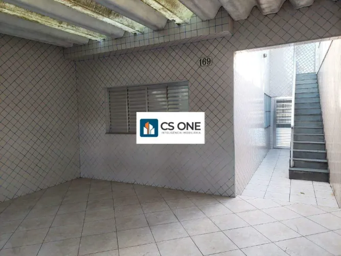 Sobrado para aluguel Rudge Ramos SBC 214 m² 4 quartos 2 banheiros 2 vagas