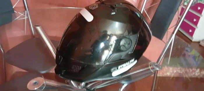 Capacete preto