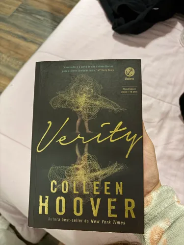 Livro-Verity- Colleen Hoover