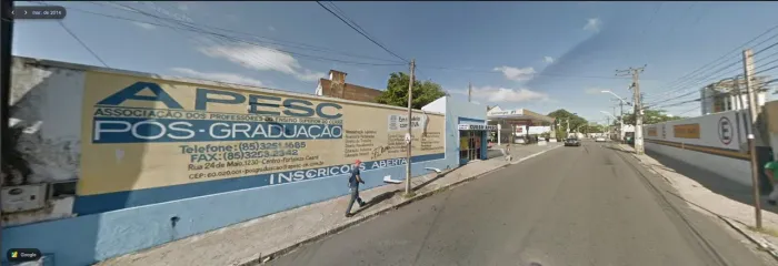 Alugo Casa para Comercio no Centro, frente 19 por 23 de fundos, 5 salas grandes.