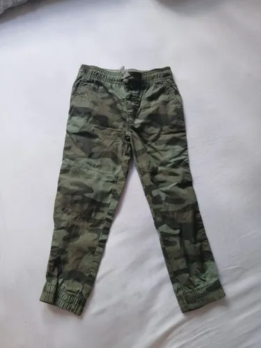 Calça camuflada Carter's