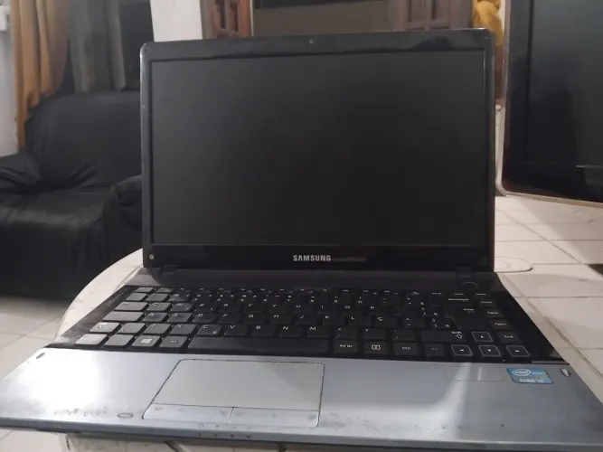 Notebook Samsung(Conserto ou retirada de peças)