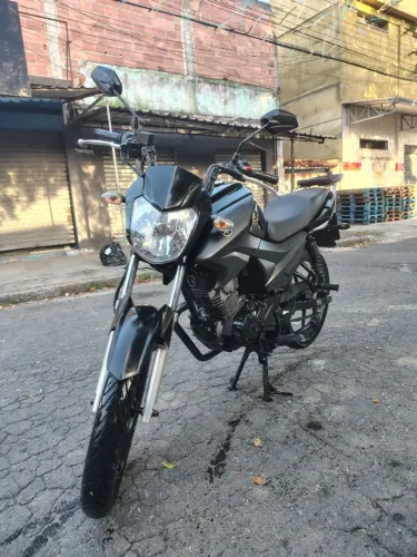 Moto disponível para aluguel.
