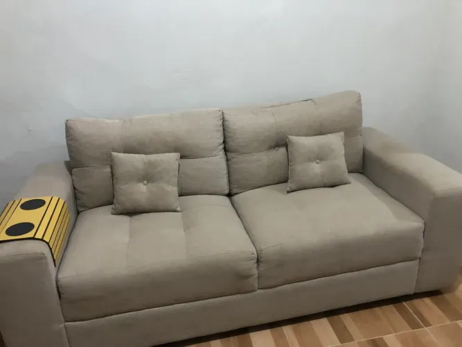 Vendo sofá em estado de novo.