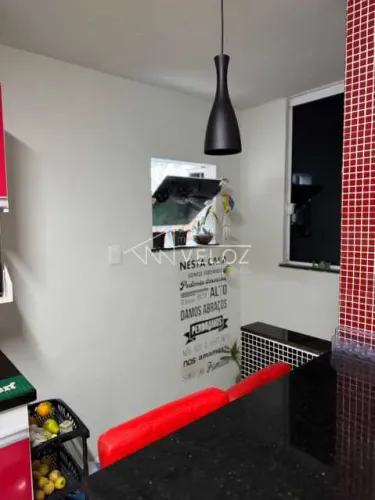 Casa de rua : Triplex / Residencial / Catete