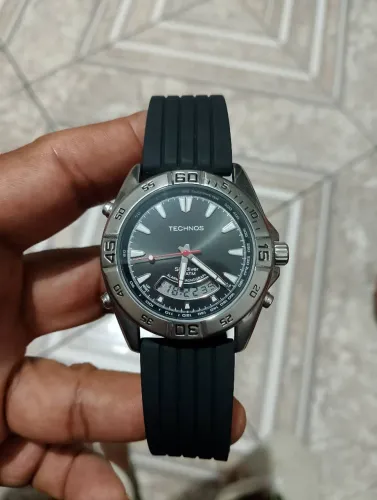 Technos skydiver . Quem for marreteiro vá pra casa da peste. O valor é esse mesmo e acabou