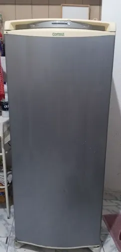 Vende-se geladeira