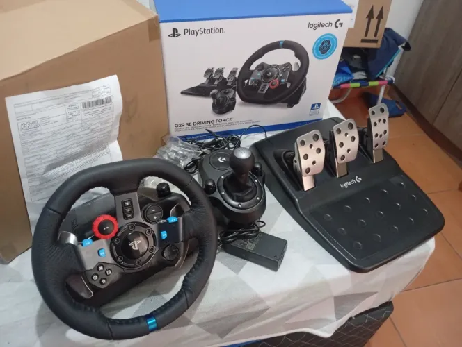 Volante logtch G29 Pc,ps4,ps5 poucos dias de uso,com cambio e nota fiscal