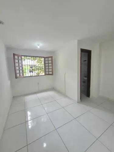 Alugo Sala comercial na Jatiúca, medindo 18m² para