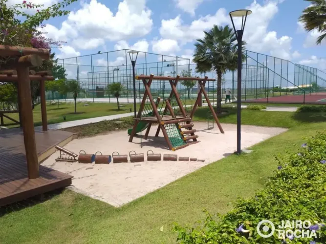 LOTE EM CONDOMÍNIO FECHADO COM VISTA PARA LAGOA 409m² DE EXCLUSIVIDADE E QUALIDADE DE VID