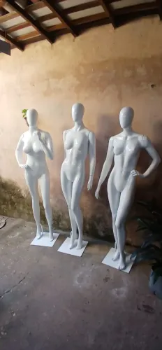 Manequins de fibra feminina