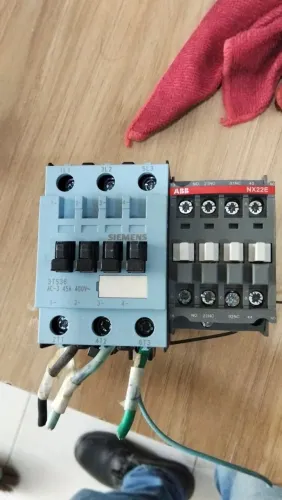 Contator e contator auxiliar 220 trifásico