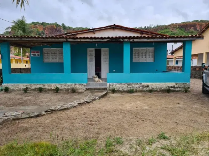 Casa em Pitimbu a 60 metros do mar com 4 quartos sendo 2 suites 2 salas conzinha e terraço