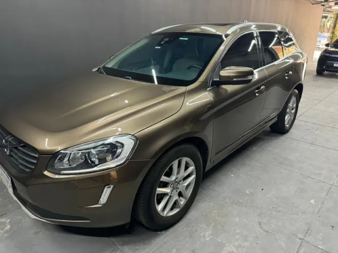 Volvo XC-60 XC 60 T-5 Dynamic 2.0 FWD Turbo Gasolina 4P AUT 2017