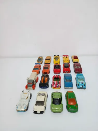 Carrinhos de Hot Wheels Usados(Leia a descrição)