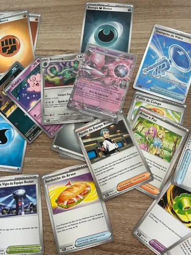Pacote com 6 cartas TCG POKEMOM