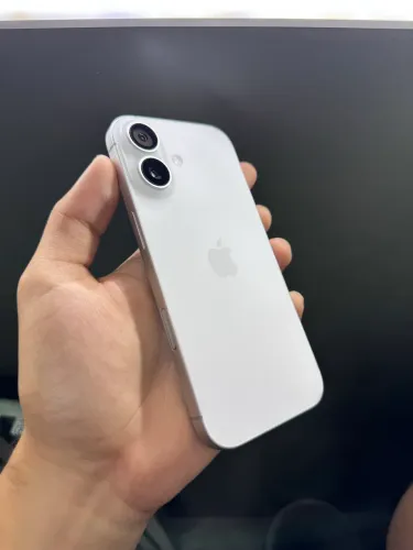 iPhone 17