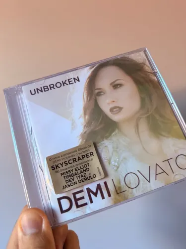 Demi Lovato CD Unbroken Lacrado novo 