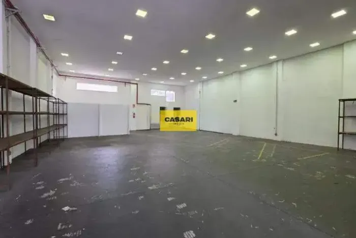 Prédio Comercial para Locação no Planalto com 990m² e Elevador Próximo à Anchieta | SBC