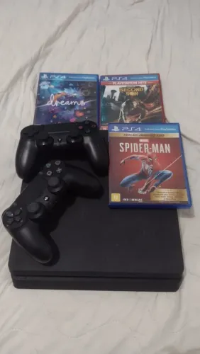 Playstation 4 slim