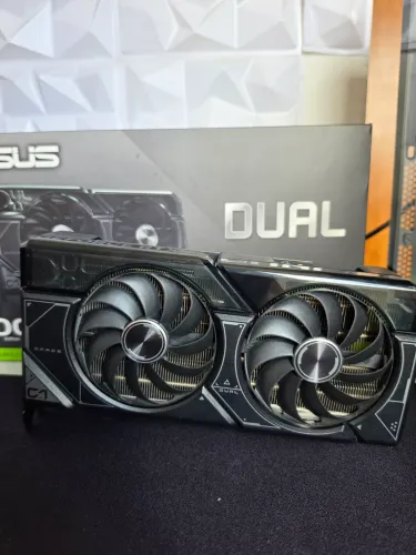 Placa de video Asus RTX 4070 12GB