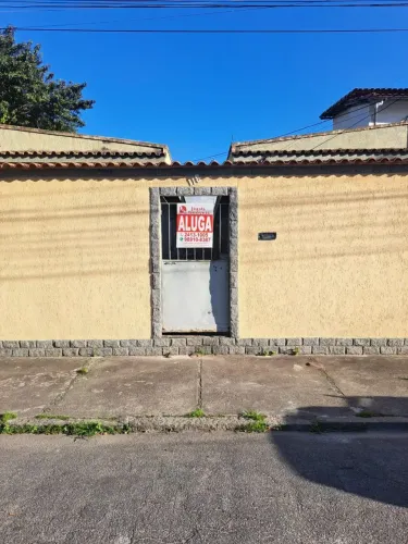 ALUGO CASA COM 1 QUARTO EM CAMPO GRANDE, RJ.