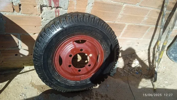 Vendo Roda MB 608 