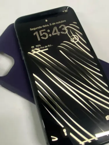 iPhone XR na carcaça do iPhone 11
