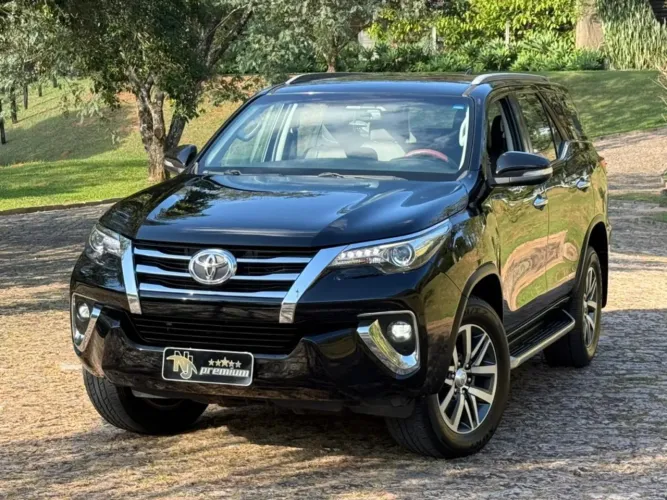 Toyota Hilux SW4 4X4 2.8 Diesel 2017