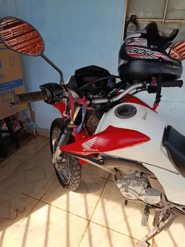Bros 160 em bom estado documentada só pegar e andar pineus semi novos