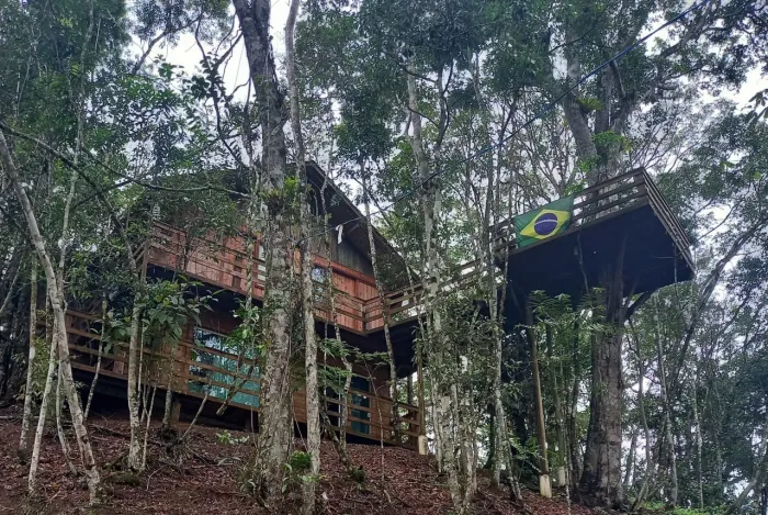 CASA NA ÁRVORE
