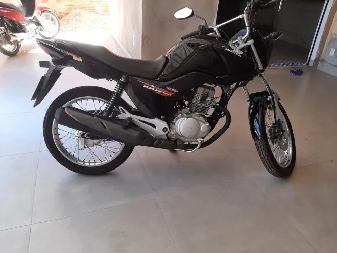 Vendo moto fan150 2014 competa