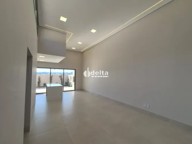 Casa com 3 quartos sendo 3 suíte disponível para venda no bairro Granja Marileusa em Uberl